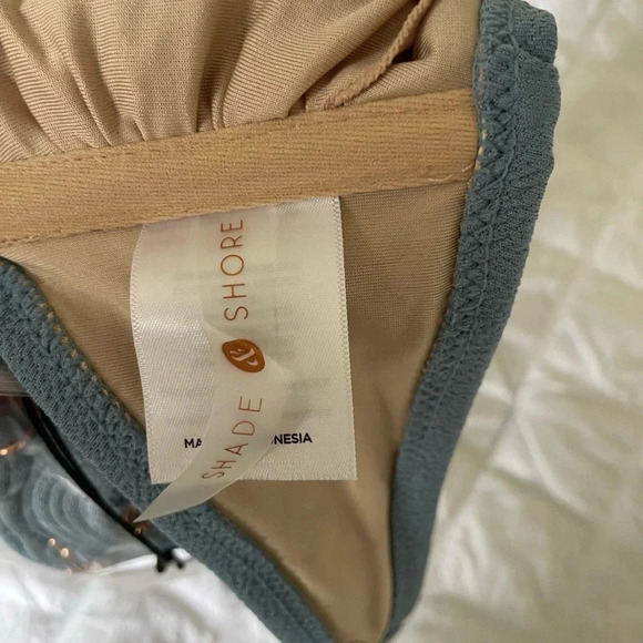 Shade & Shore bandeau with removable straps - Picture 9 of 10